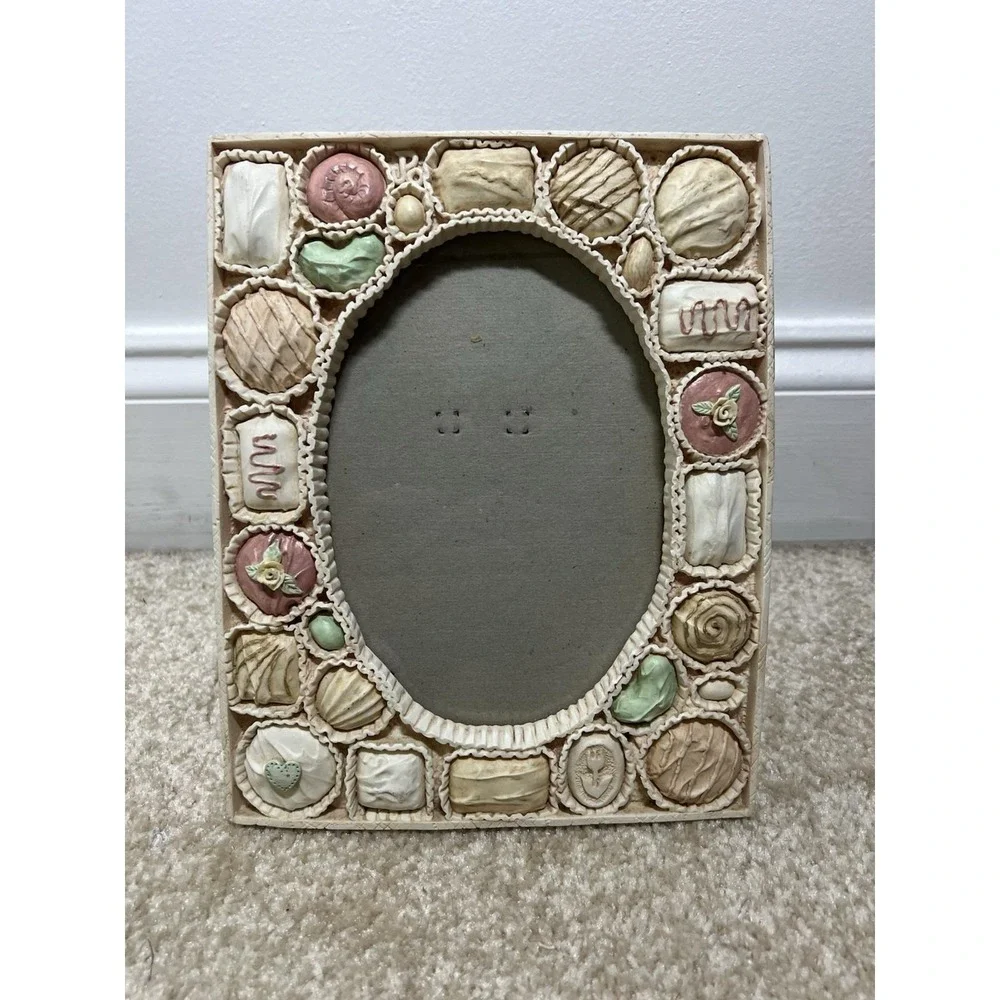 Vintage Porcelain Ceramic 5x7 Pastel Bon Bon Macaron 3D Picture Frame EUC